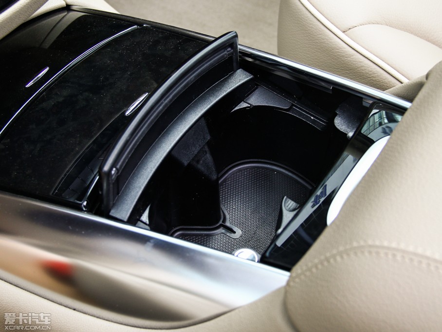 2014YR R 320 4MATIC̄