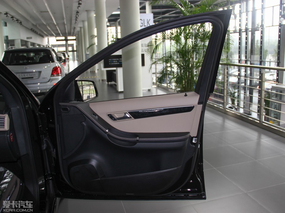 2014YR(j) R 320 4MATICA