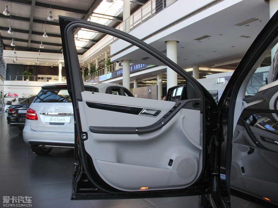 2014YR R 400 4MATIC̄