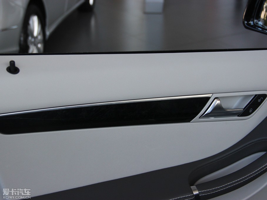 2014YR R 400 4MATIC̄