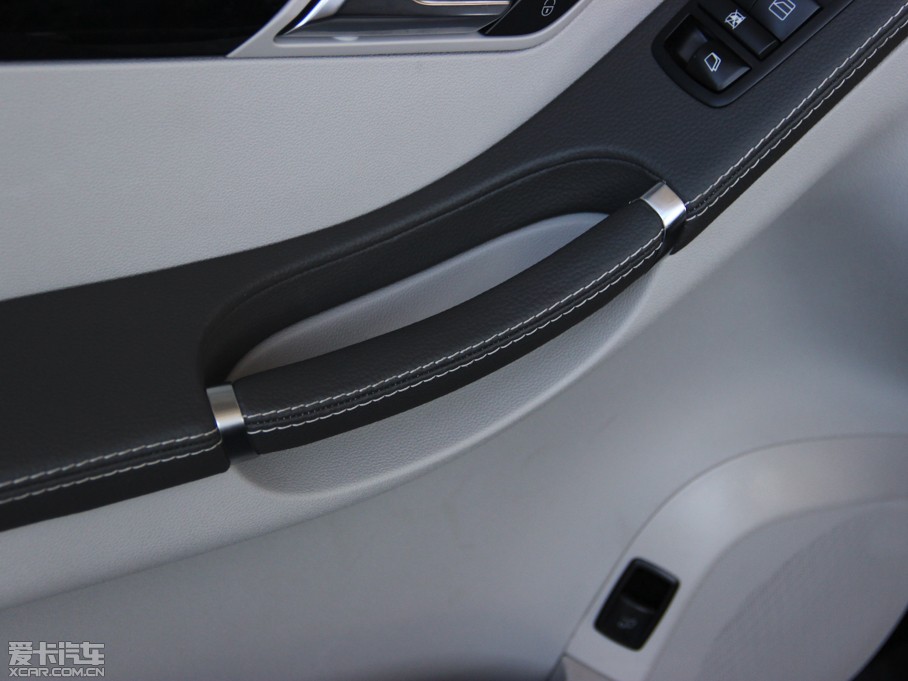 2014YR(j) R 400 4MATIC̄(w)