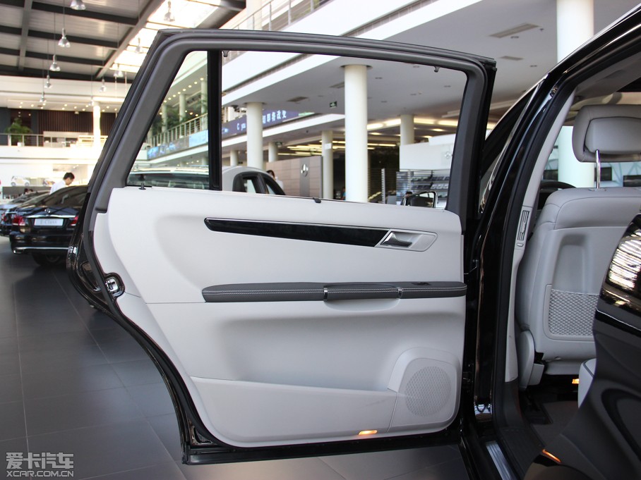 2014YR R 400 4MATIC̄(w)