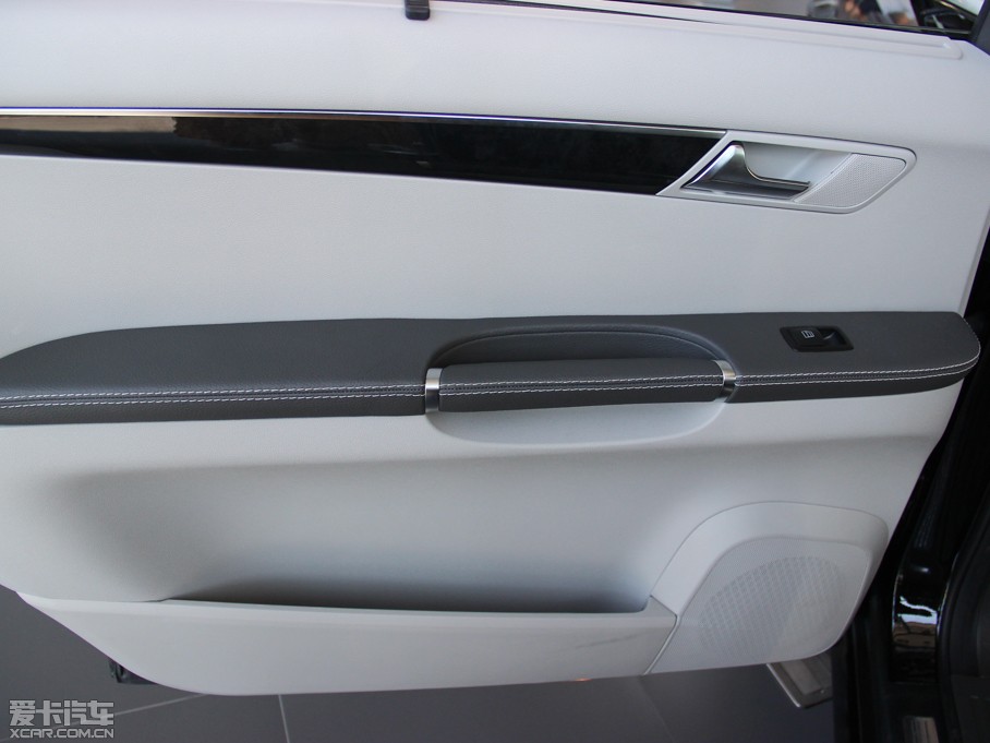 2014YR R 400 4MATIC̄(w)