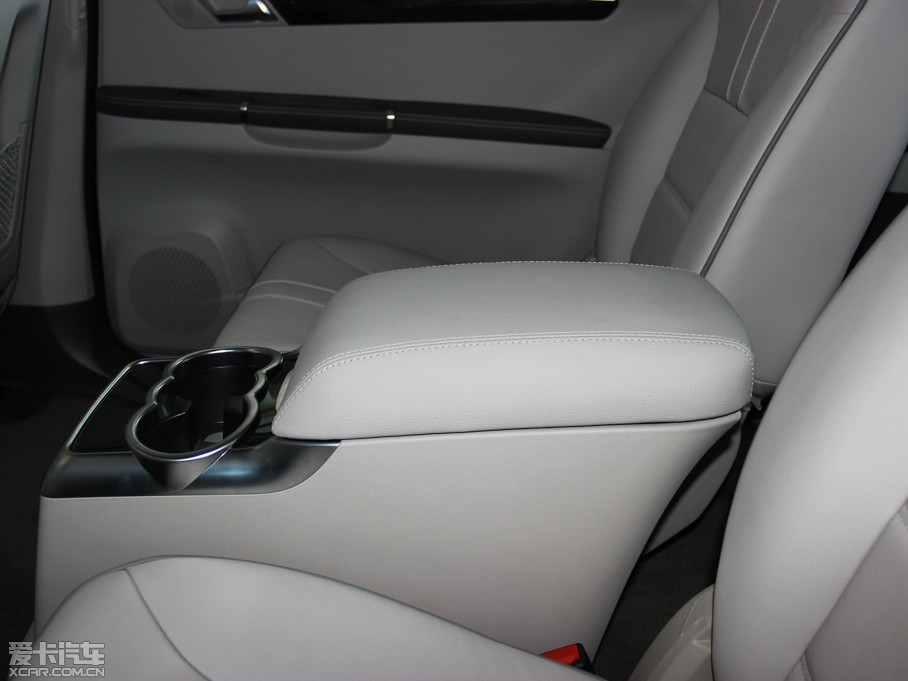 2014YR R 400 4MATIC̄