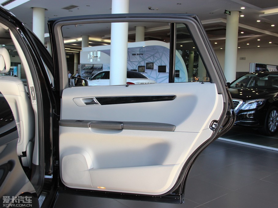 2014YR R 400 4MATIC̄