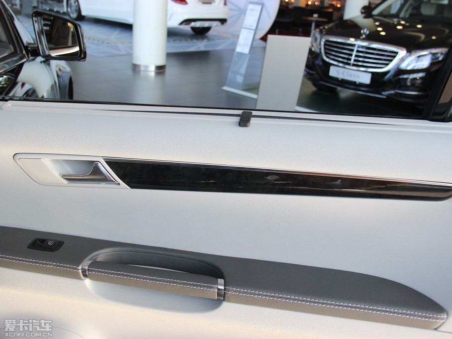 2014YR R 400 4MATIC̄