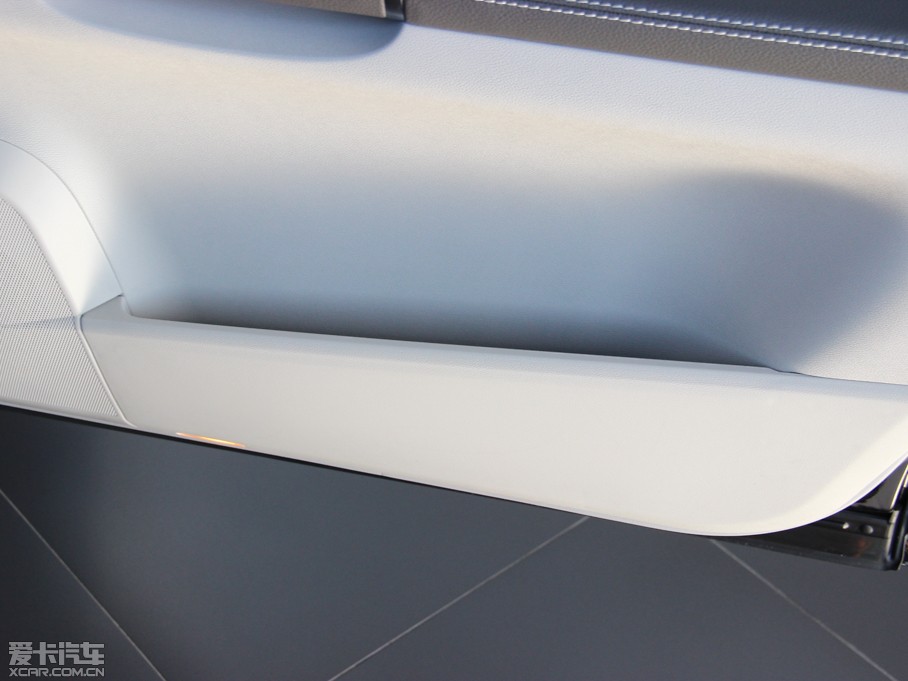 2014YR R 400 4MATIC̄(w)