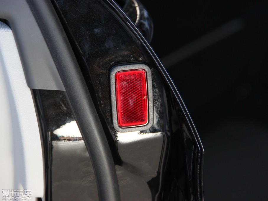 2014YR(j) R 400 4MATIC̄(w)