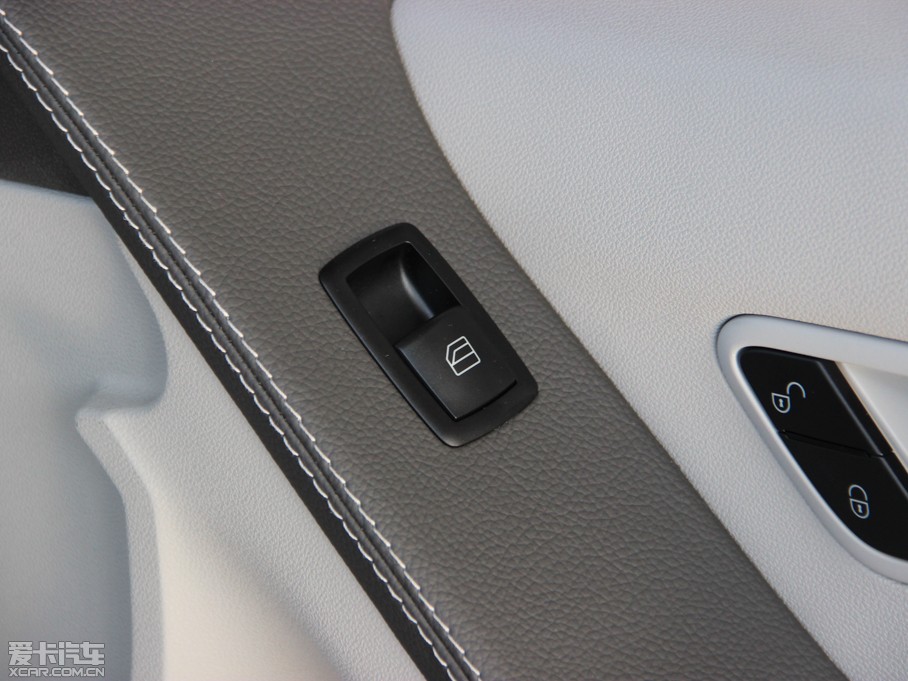 2014YR R 400 4MATIC̄