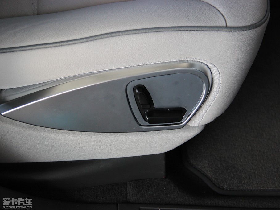 2014YR R 400 4MATIC̄