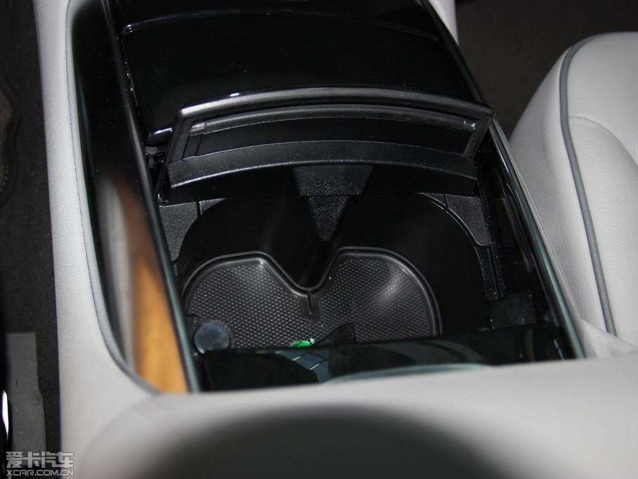 2014YR R 400 4MATIC̄