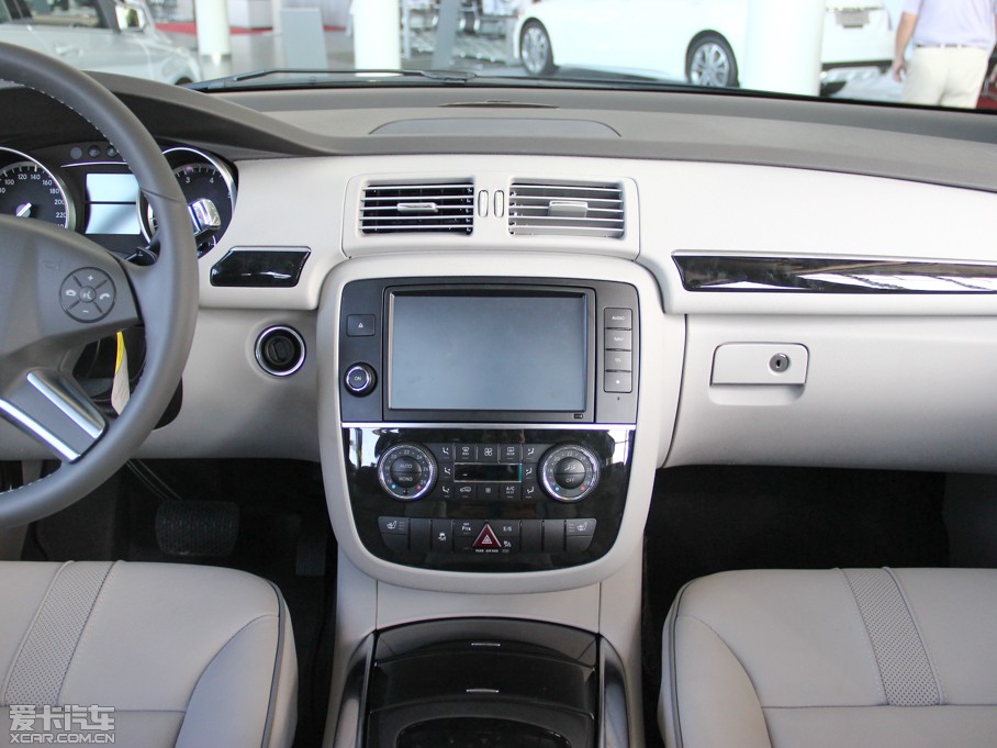 2014YR R 400 4MATIC̄