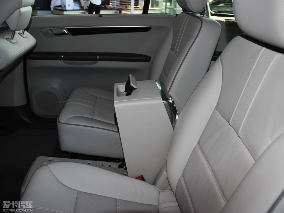 2014YR R 400 4MATIC̄