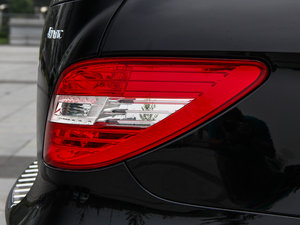 2014R 320 4MATIC̄ ^