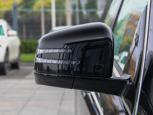 2014R 320 4MATIC̄ ^