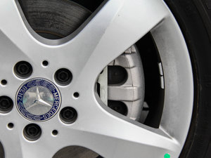 2014R 320 4MATIC̄ ^