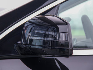 2014R 320 4MATIC̄ ^