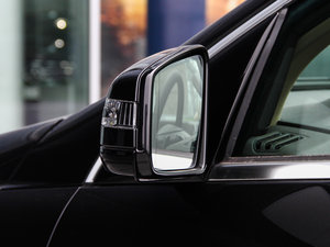 2014R 320 4MATIC̄ ^