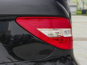 2014R 320 4MATIC̄ ^