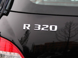 2014R 320 4MATIC̄ ^