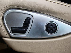 2014R 320 4MATIC̄ {{