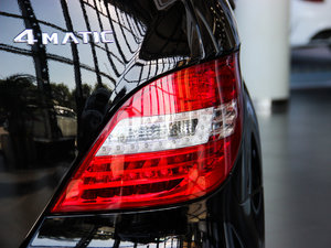 2014R 400 4MATIC̄ β