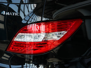 2014R 400 4MATIC̄ ^