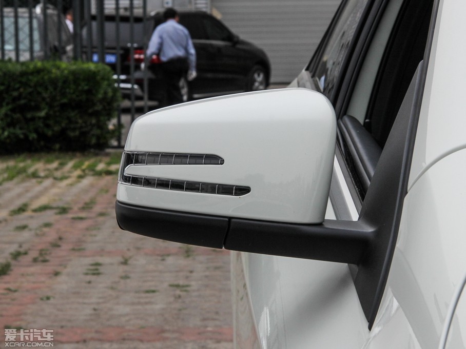 2015YA(M) A 200 \