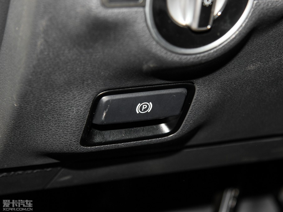 2015��YA��(j��)(�M(j��n)��) A 200 �\(y��n)��(d��ng)��