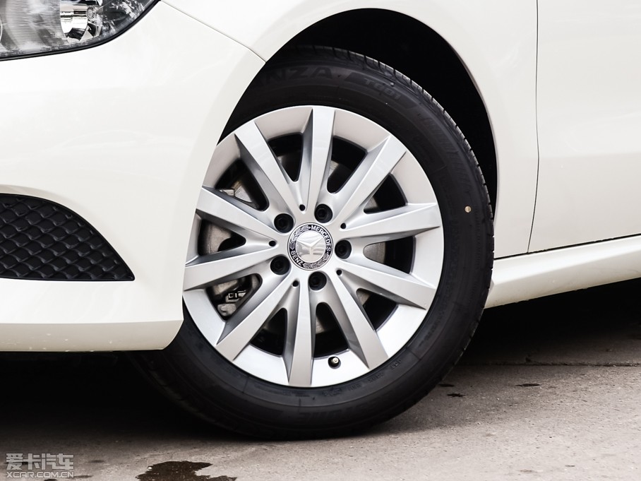 2015��YA��(�M��) A 180 �˜���