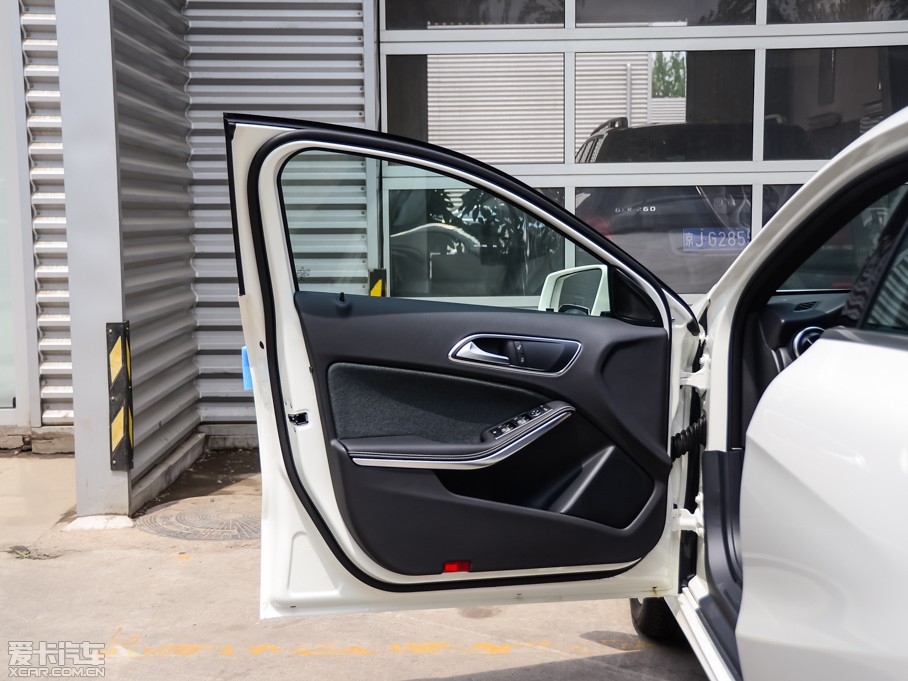 2015��YA��(�M��) A 180 �˜���