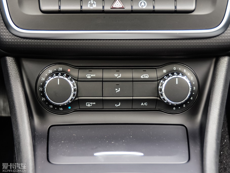 2015��YA��(�M��) A 180 �˜���