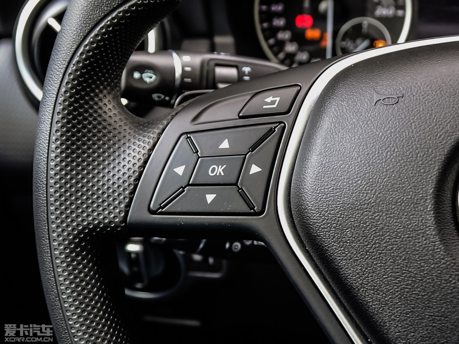 2015��YA��(�M��) A 180 �˜���