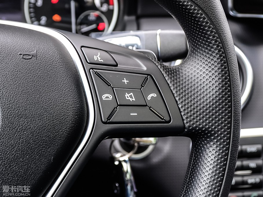 2015��YA��(�M��) A 180 �˜���