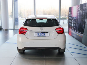 2015款A 180 正后	