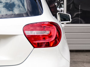 2015款A 180 标准型 尾灯