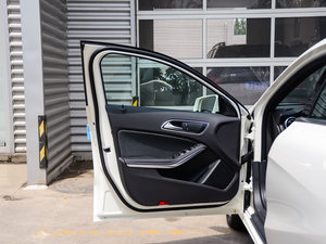 2015款A 180 标准型 驾驶位车门
