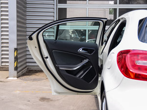 2015款A 180 标准型 左后车门