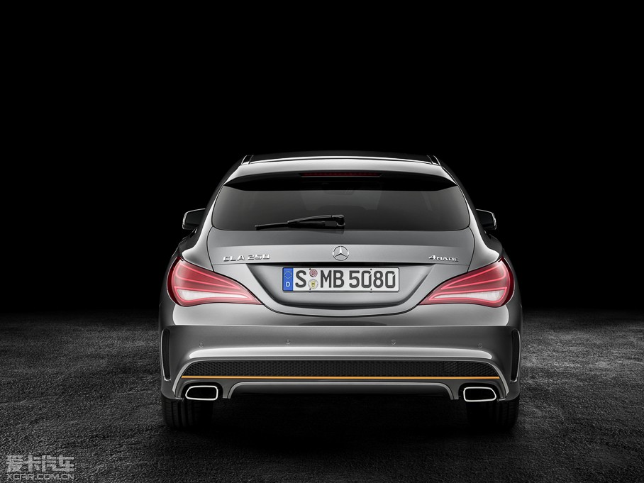 2015��YCLA�C��܇ CLA 250 AMG Line
