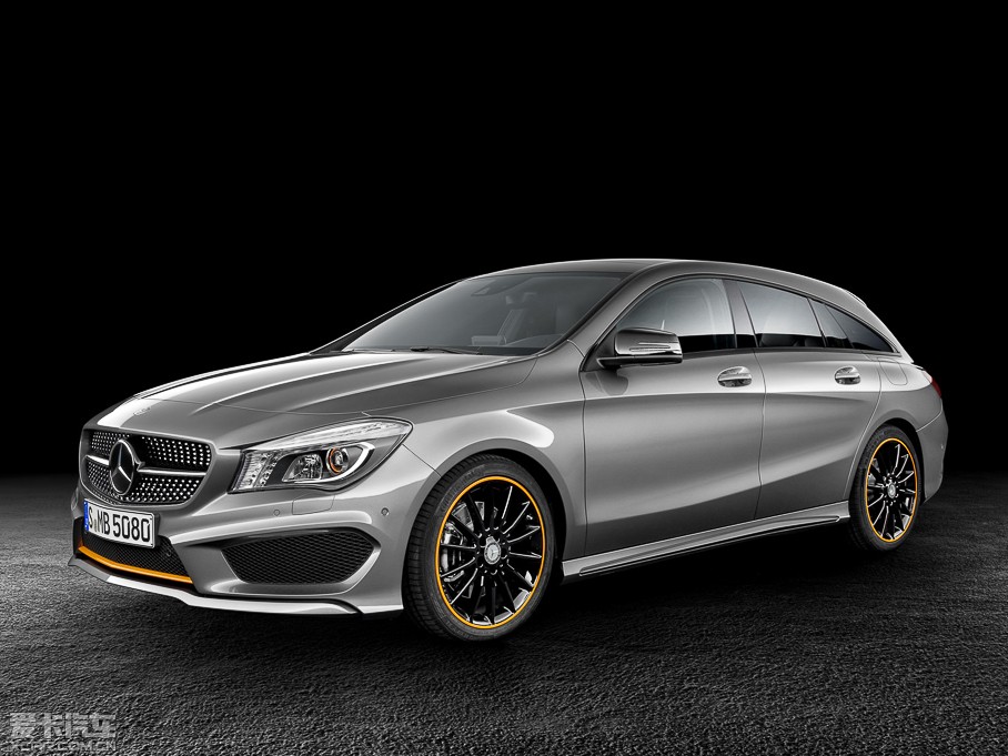 2015��YCLA�C��܇ CLA 250 AMG Line