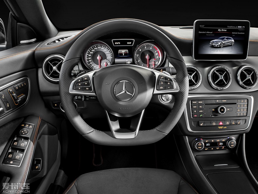 2015��YCLA�C��܇ CLA 250 AMG Line