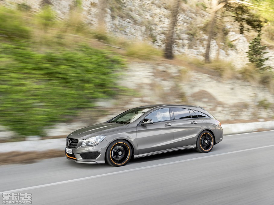 2015��YCLA�C��܇ CLA 250 AMG Line