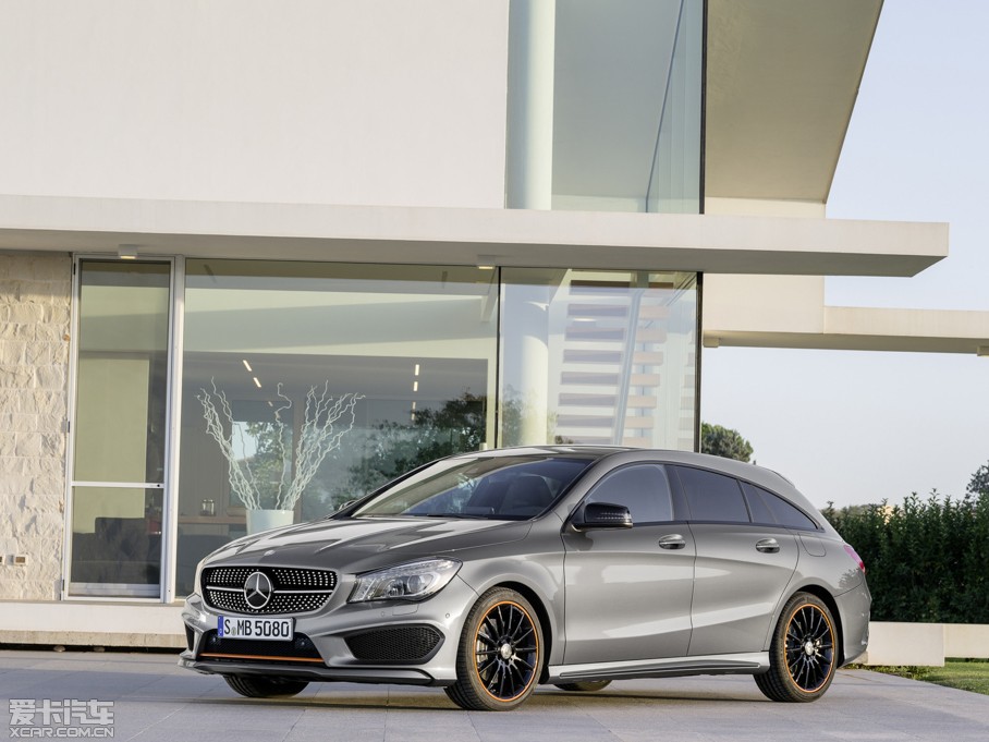 2015��YCLA�C��܇ CLA 250 AMG Line