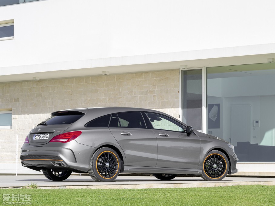 2015��YCLA�C��܇ CLA 250 AMG Line