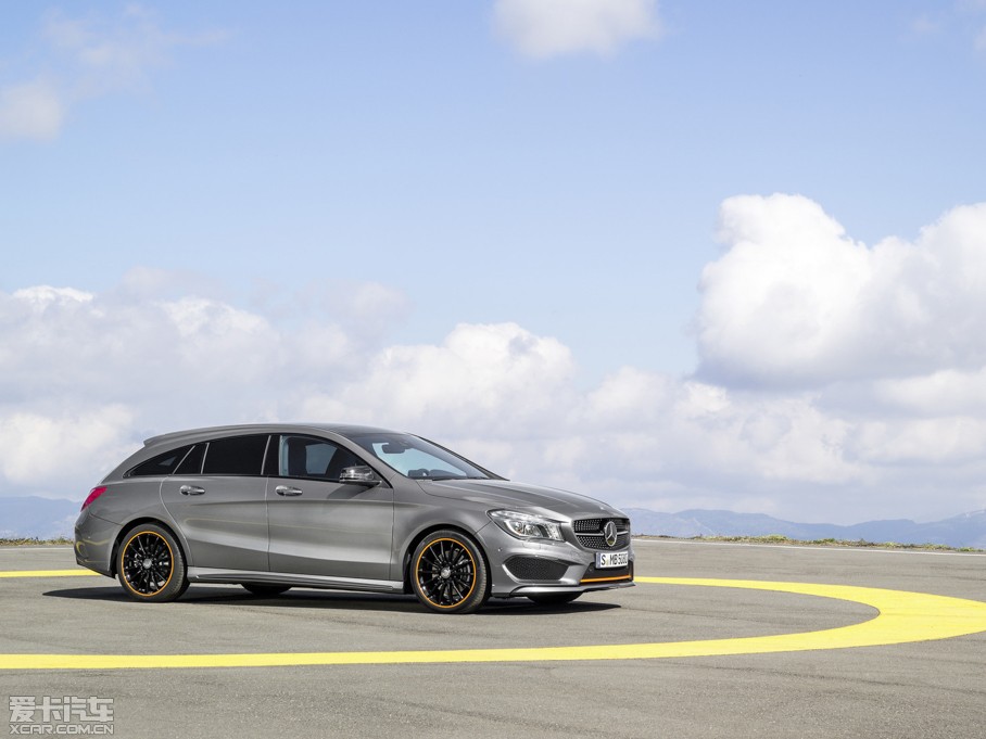 2015��YCLA�C��܇ CLA 250 AMG Line