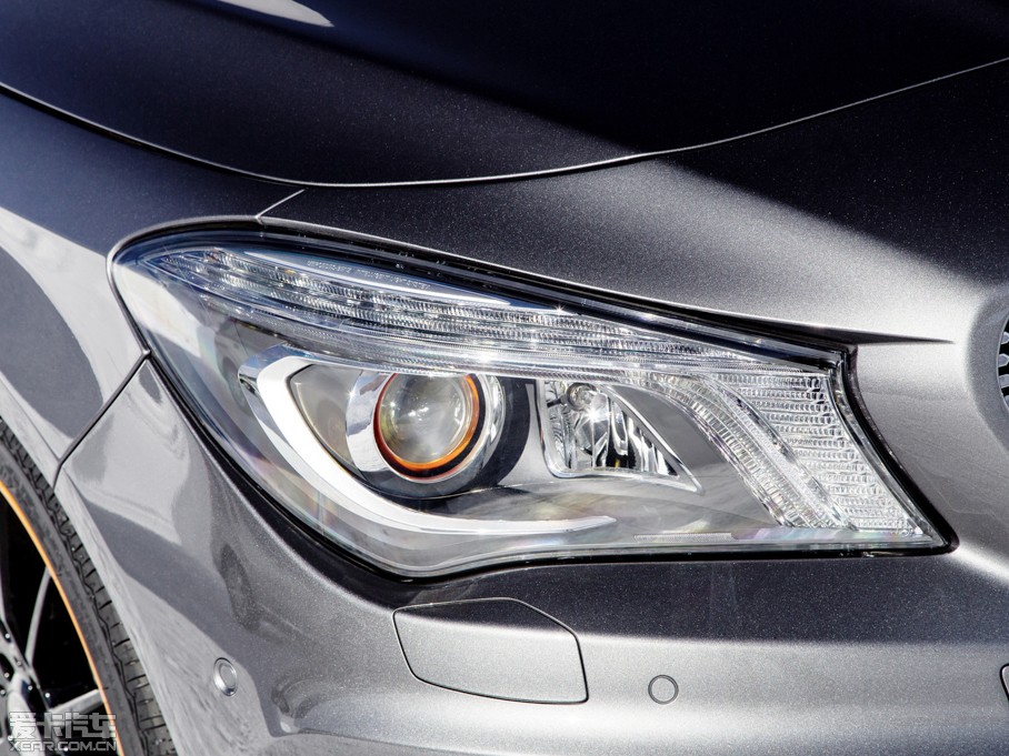 2015��YCLA�C��܇ CLA 250 AMG Line