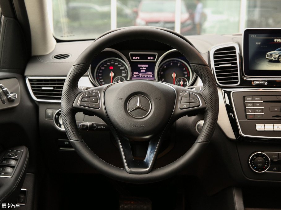 201593գȫ±GLE CoupeڳɶʽУ³ȡML CoupeĻ͡óΪһŽSUVֺʵָ˱X6