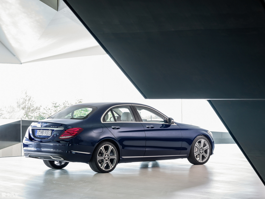 2015��YC�����ʽ��τ���(�M��) C 300