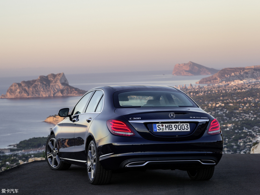 2015��YC�����ʽ��τ���(�M��) C 300