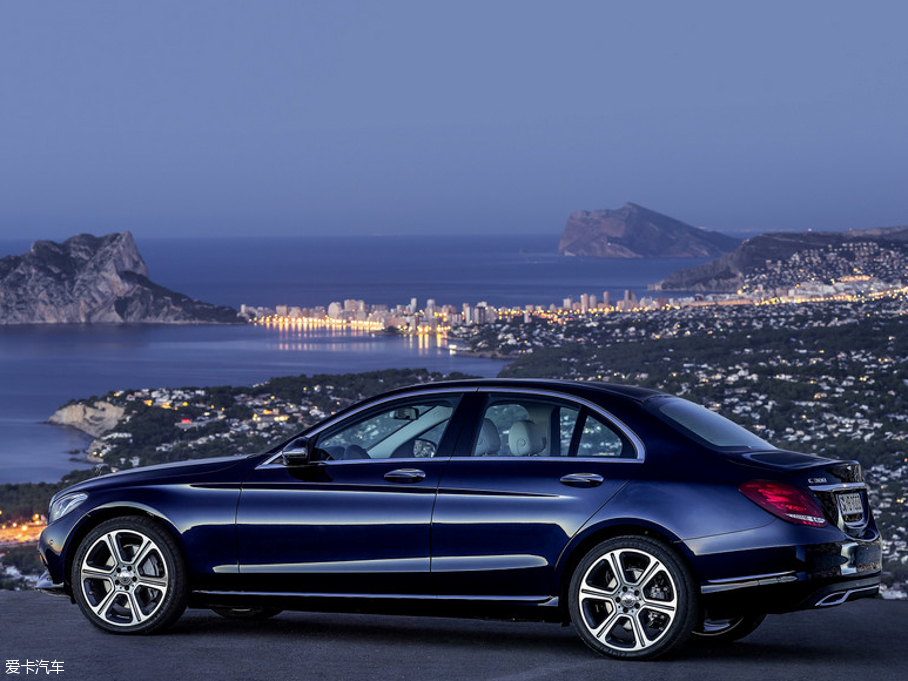 2015��YC�����ʽ��τ���(�M��) C 300